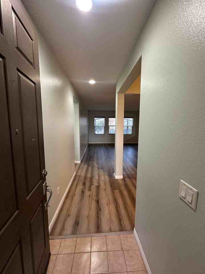 10008 Sterling Silver St - Photo 2 of 19