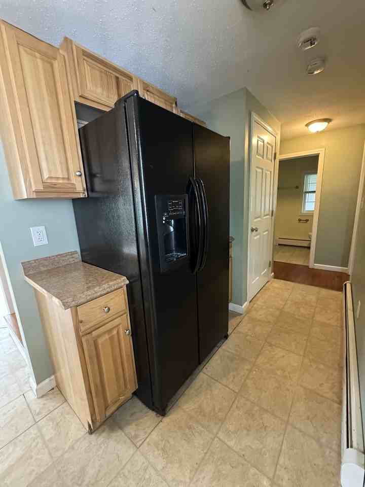 201 Middle St #1 - Photo 4 of 18