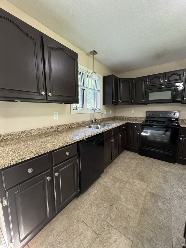 159 Amherst Rd #1 - Photo 4 of 19