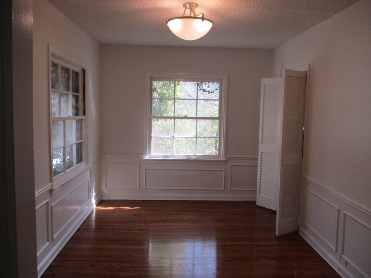 TIVERTON AVENUE/WEYBURN AVE - Photo 3 of 17
