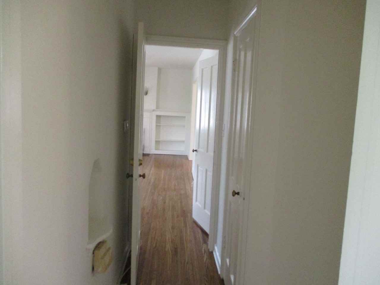 TIVERTON AVENUE/WEYBURN AVE - Photo 5 of 17