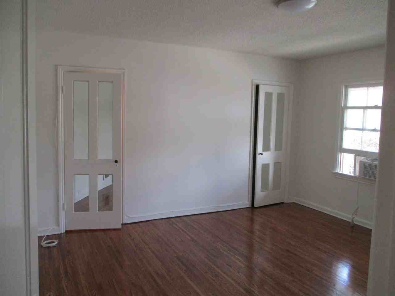 TIVERTON AVENUE/WEYBURN AVE - Photo 6 of 17