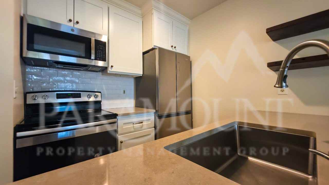 155 Myreboe St Ne - Photo 2 of 11