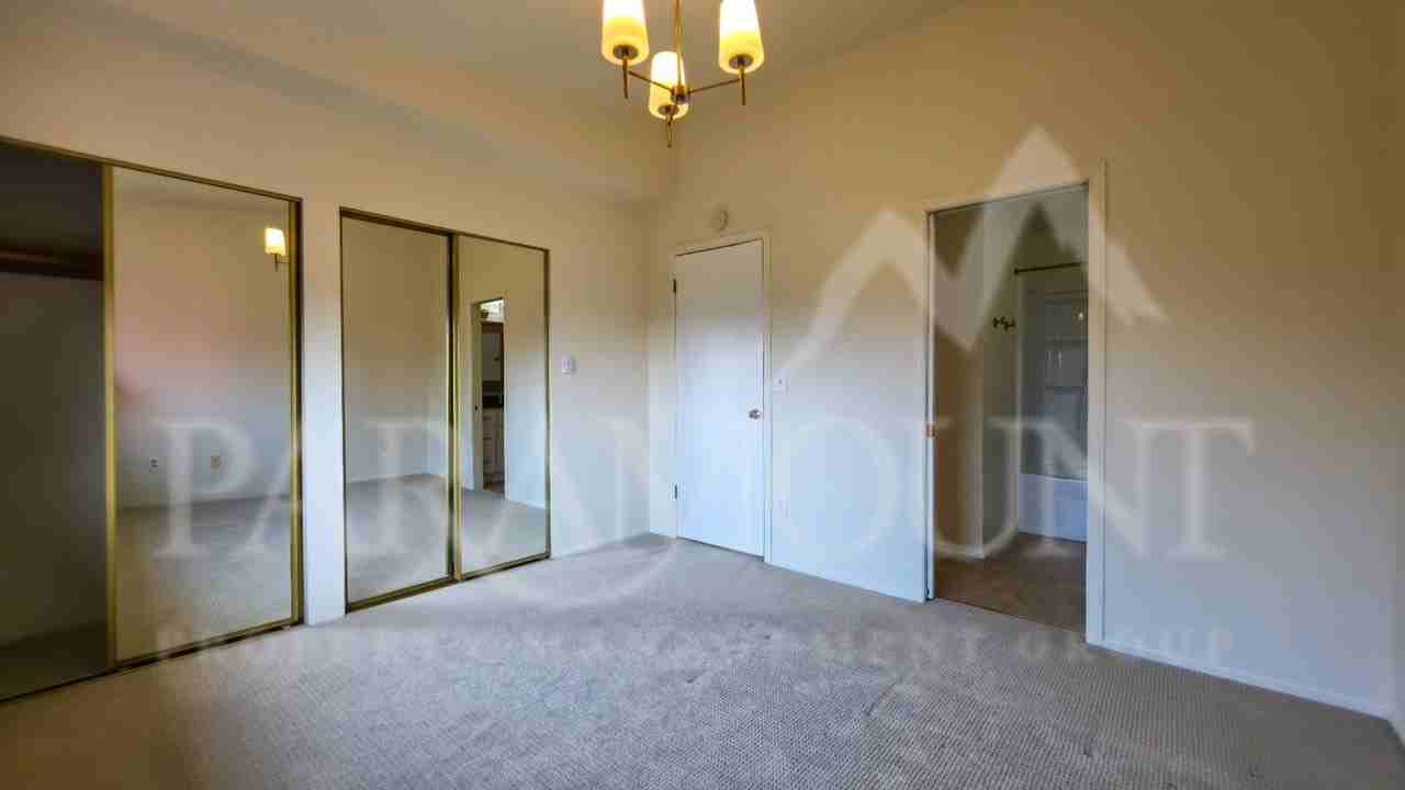 155 Myreboe St Ne - Photo 6 of 11
