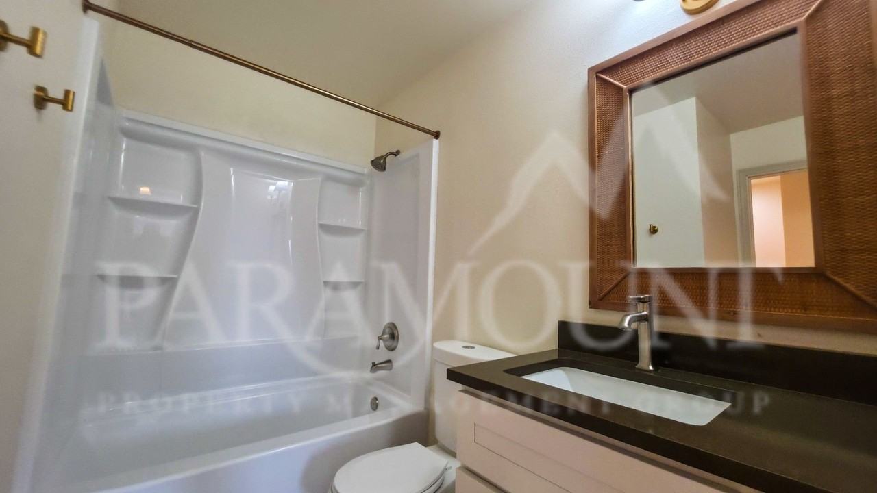 155 Myreboe St Ne - Photo 7 of 11