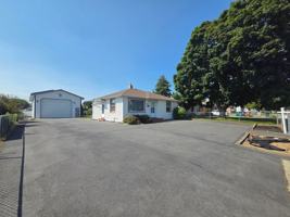 featured image of 5621 N Hemlock St