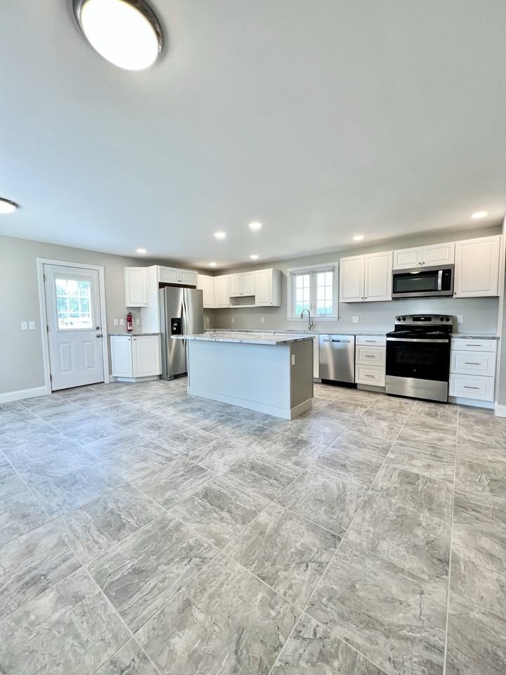 110 East St #1 - Photo 3 of 23