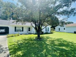 featured image of 203 Devonshire Dr #1