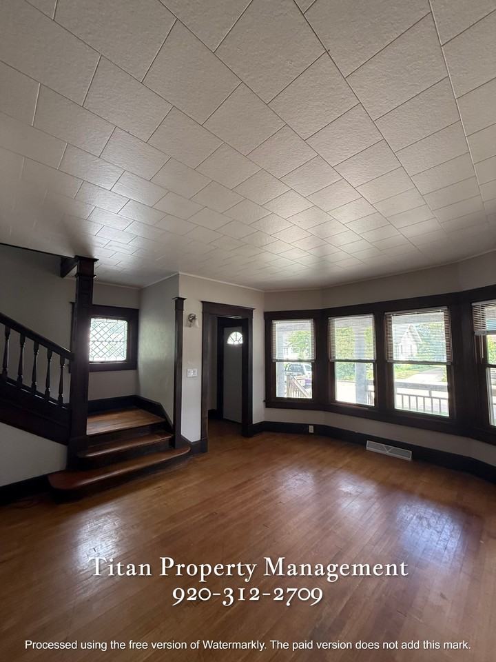 743 Franklin St #1 - Photo 2 of 10