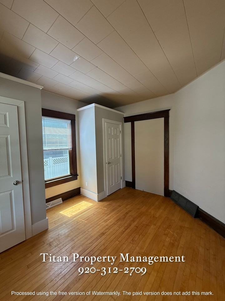 743 Franklin St #1 - Photo 3 of 10