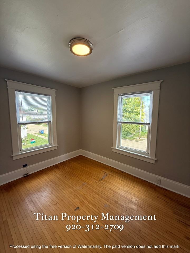 743 Franklin St #1 - Photo 6 of 10