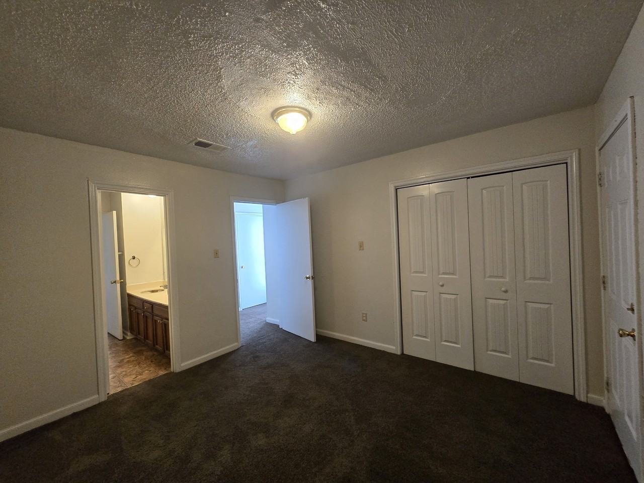 118 Oak Ridge Ave Apt D #1 - Photo 6 of 12