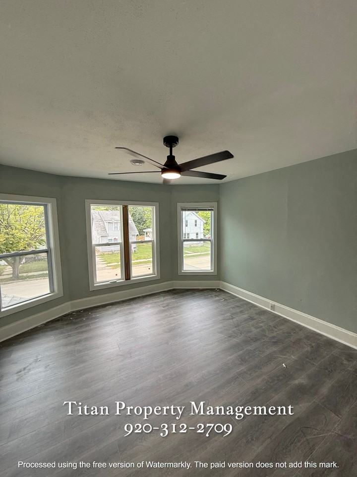 924 Wisconsin St #2 - Photo 2 of 8
