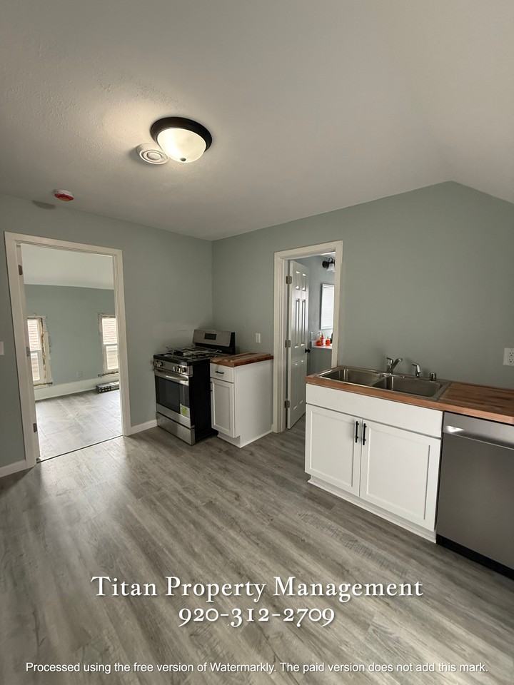 924 Wisconsin St #2 - Photo 4 of 8