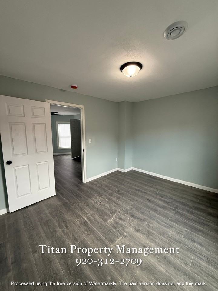 924 Wisconsin St #2 - Photo 7 of 8