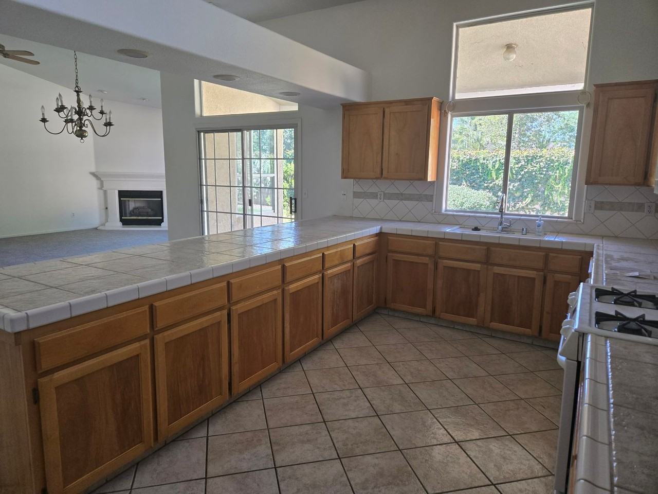 2738 W Ceres Ct - Photo 6 of 8
