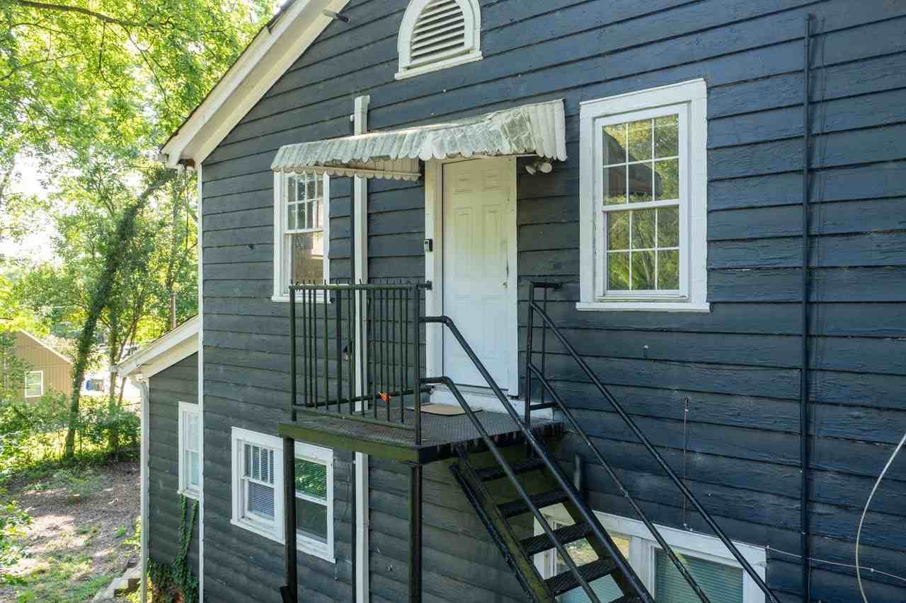 802 Park Ave Apt C - Photo 4 of 17