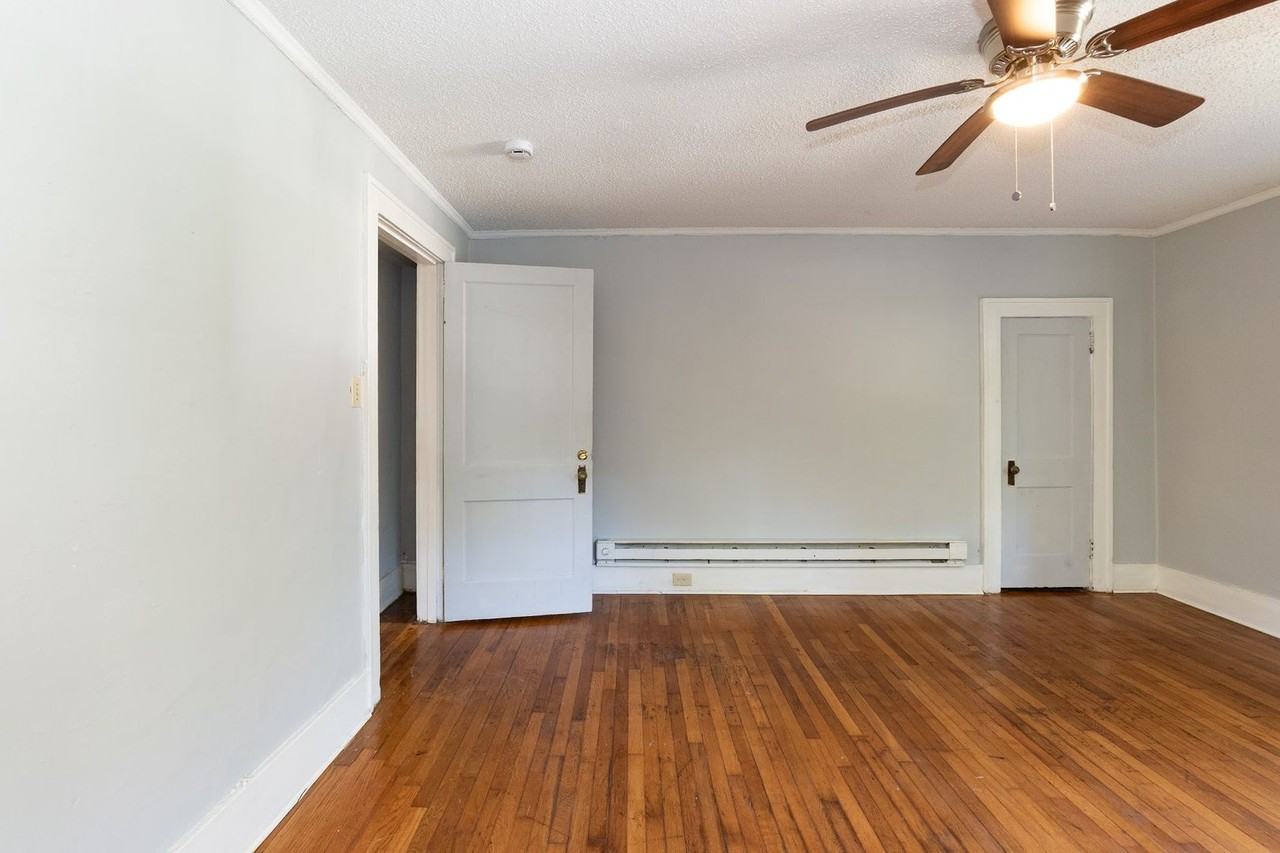 802 Park Ave Apt C - Photo 5 of 17