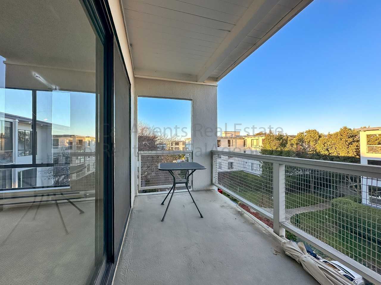 3 Admiral Dr - Photo 4 of 19