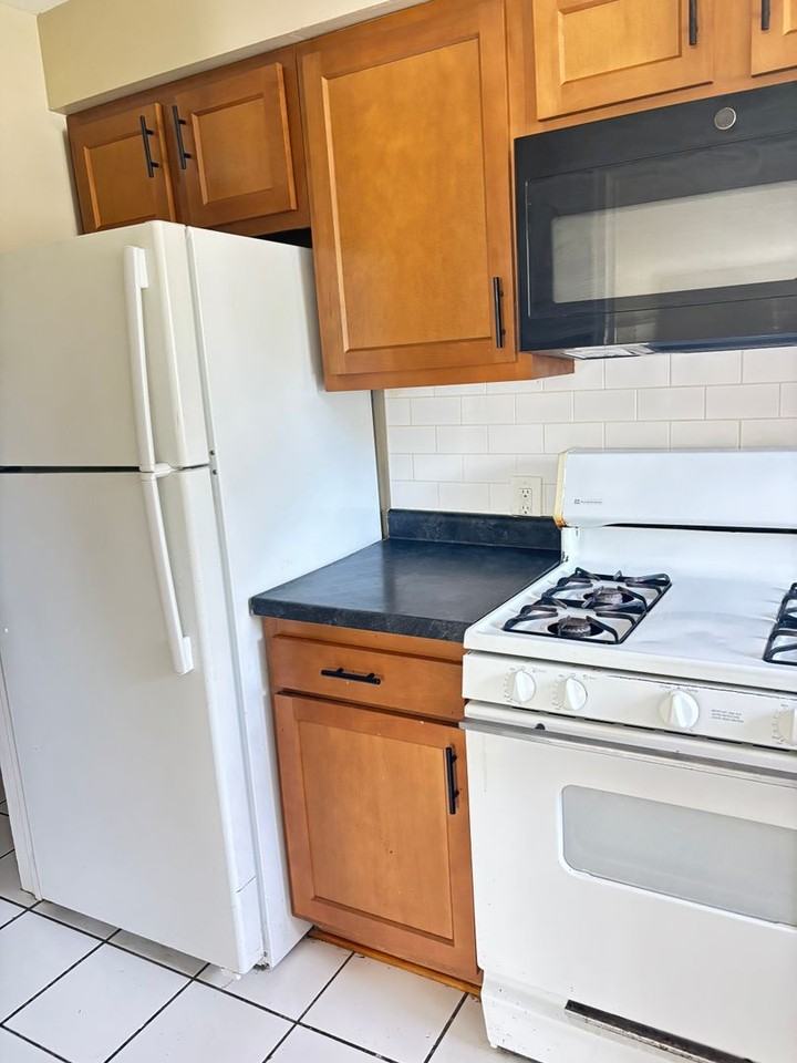 Hoagland Apartments - Photo 5 of 19