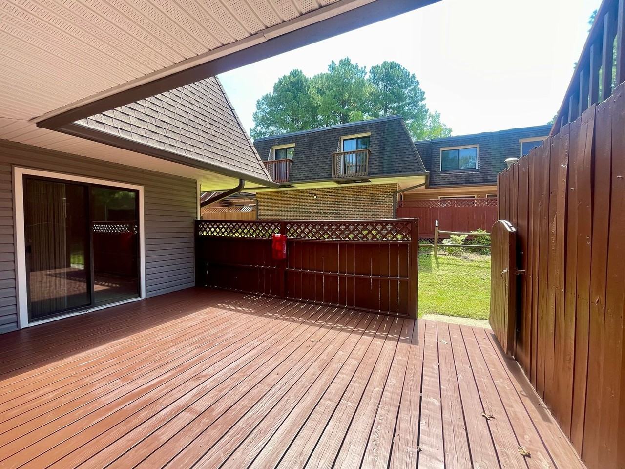 180 Summerwalk Cir - Photo 2 of 11