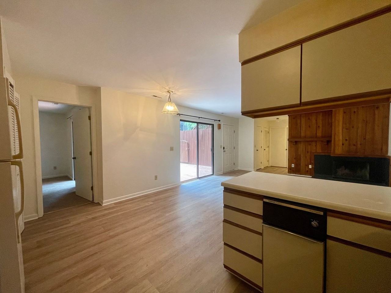 180 Summerwalk Cir - Photo 5 of 11