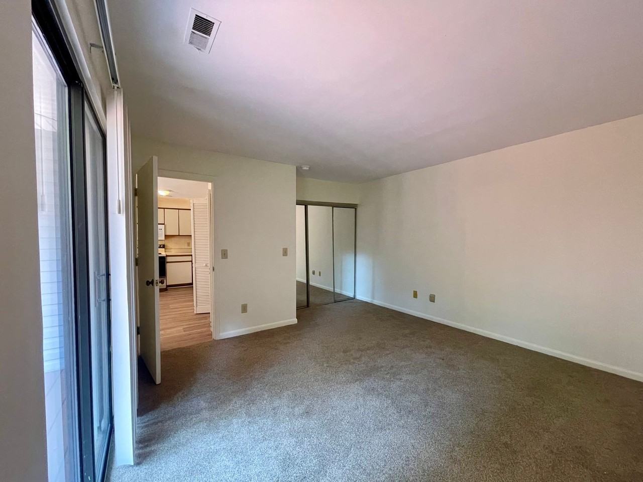 180 Summerwalk Cir - Photo 7 of 11
