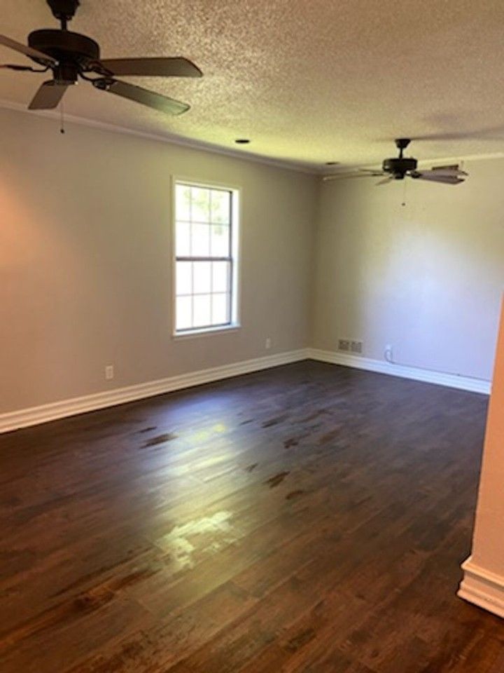 1107 Esma St - Photo 2 of 18