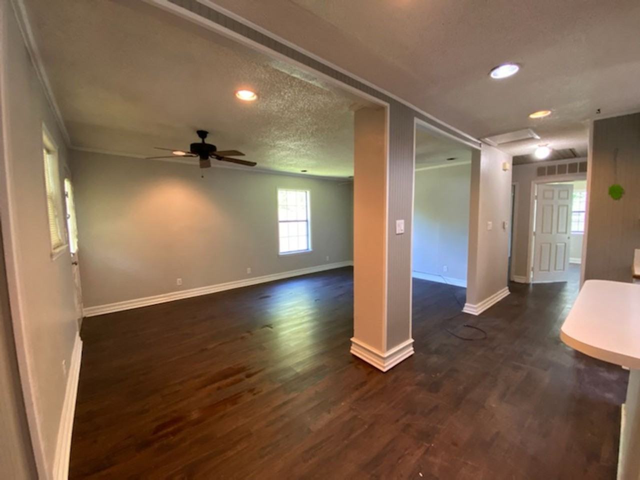 1107 Esma St - Photo 4 of 18