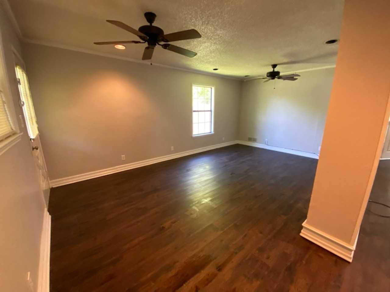 1107 Esma St - Photo 5 of 18