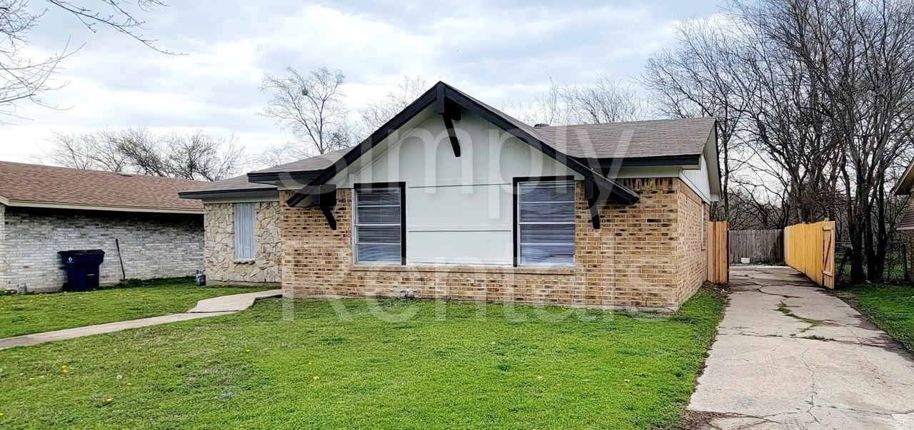 2602 Bliss St - Photo 2 of 23