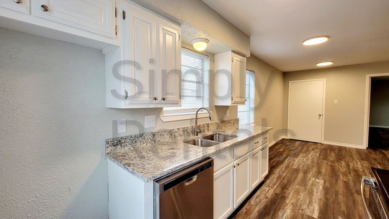 2602 Bliss St - Photo 4 of 23