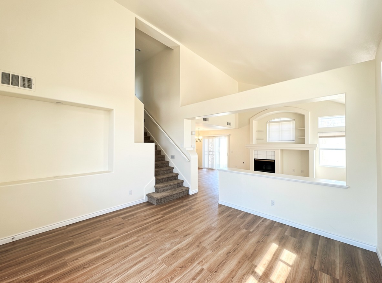 1517 Cross Country St - Photo 4 of 25