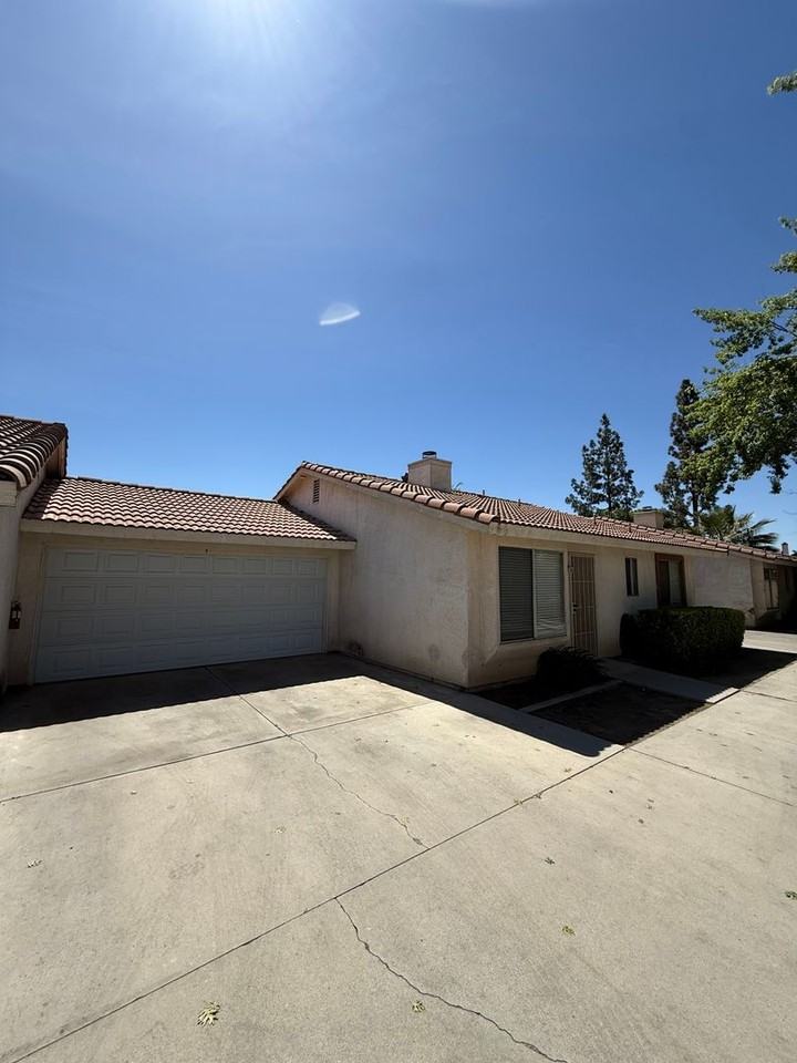 2800 Gosford Rd - Photo 2 of 19