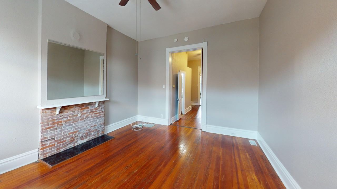 2407 S 9th St #2407 - Photo 3 of 17