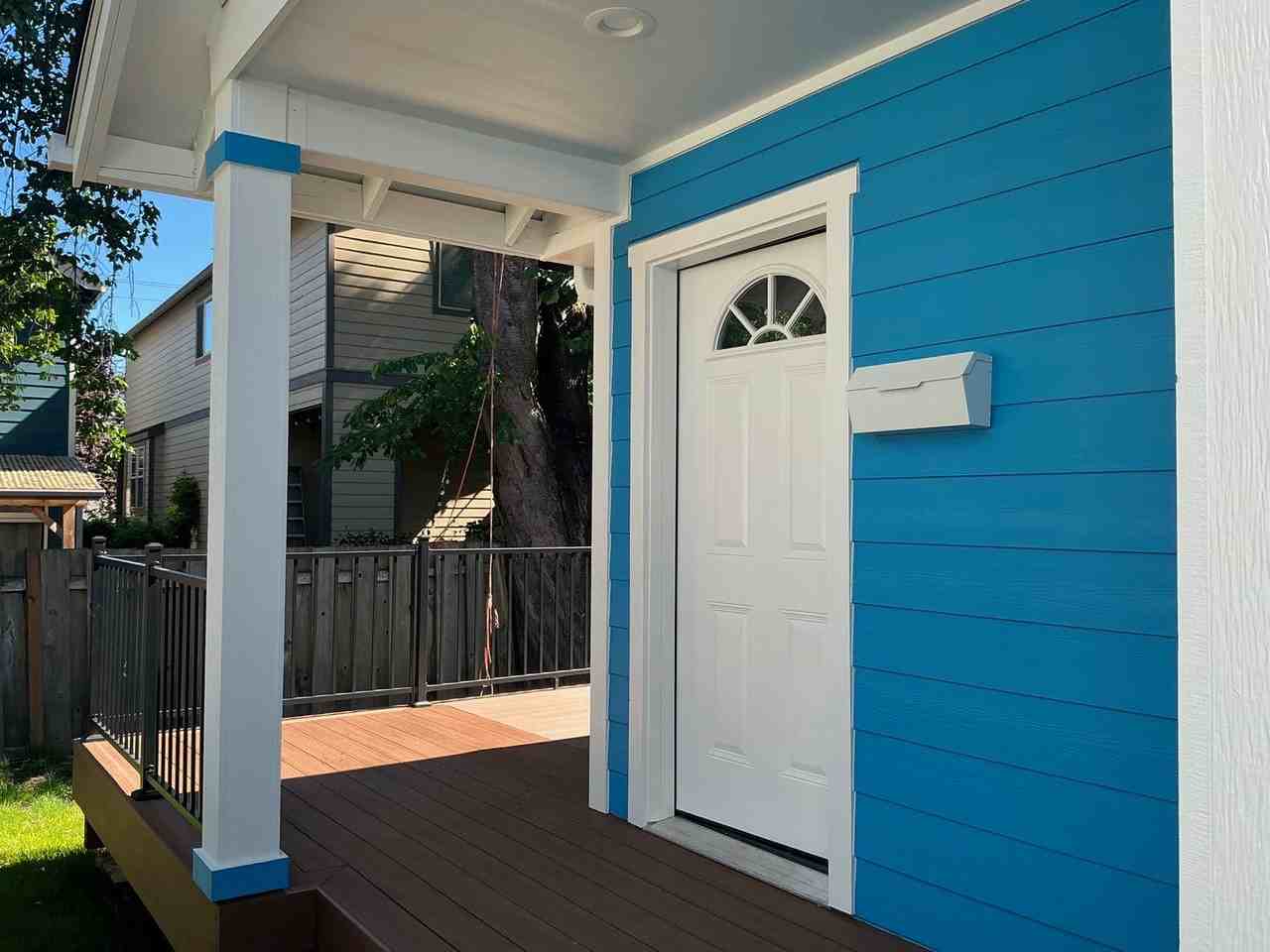 2557 N Arlington Pl #B - Photo 2 of 10
