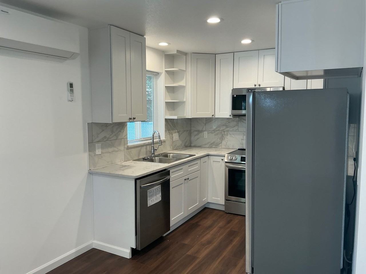 2557 N Arlington Pl #B - Photo 4 of 10
