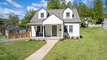 featured image of 6 North Ln #1