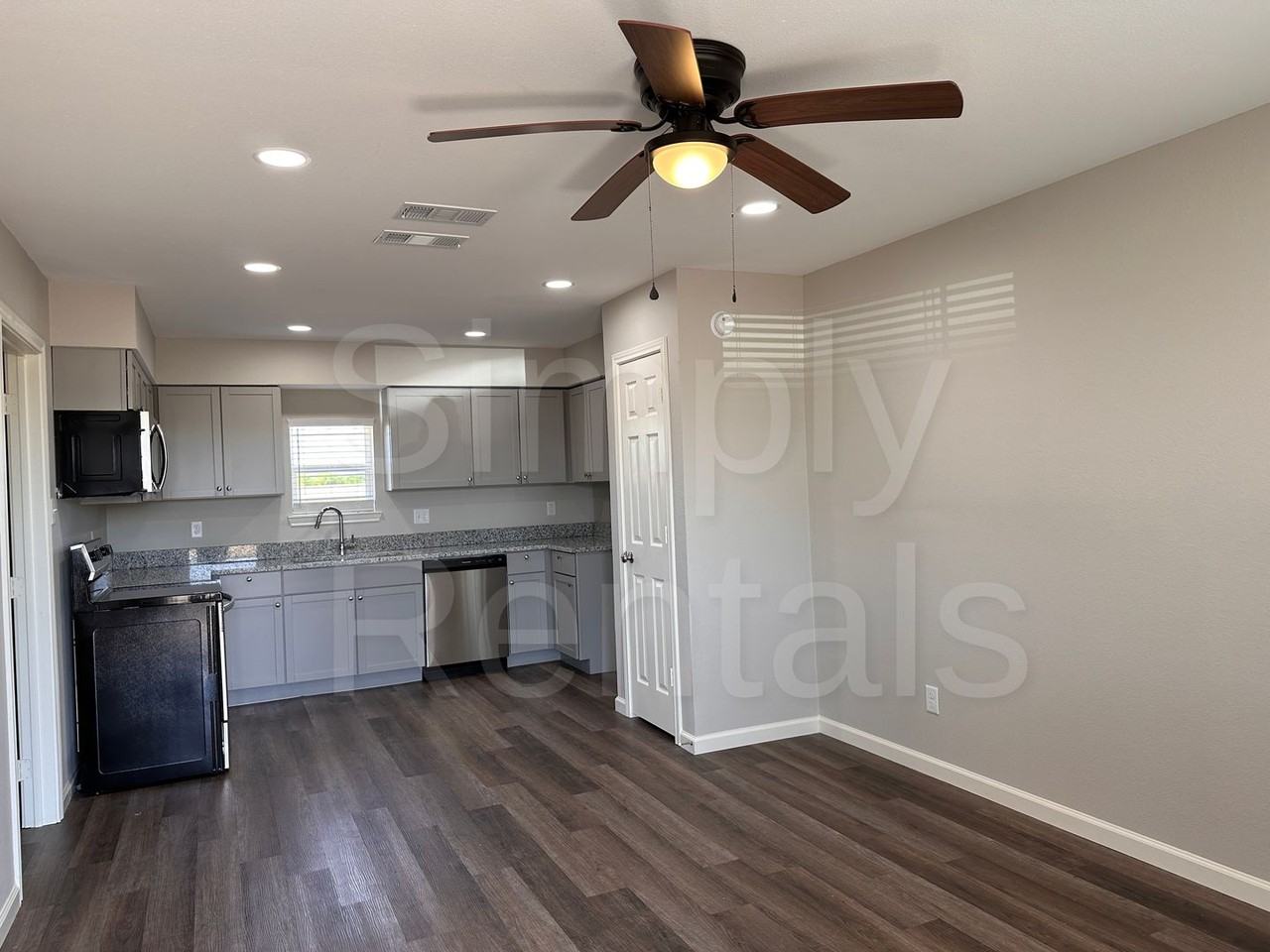 11015 West I-30 - Photo 3 of 29