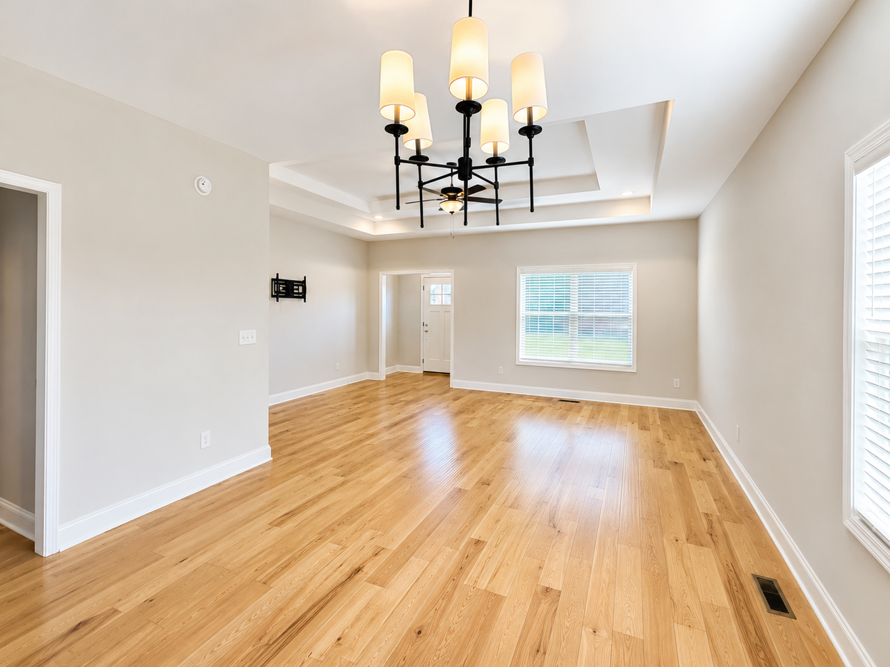 830 Poplar Log Dr - Photo 3 of 9