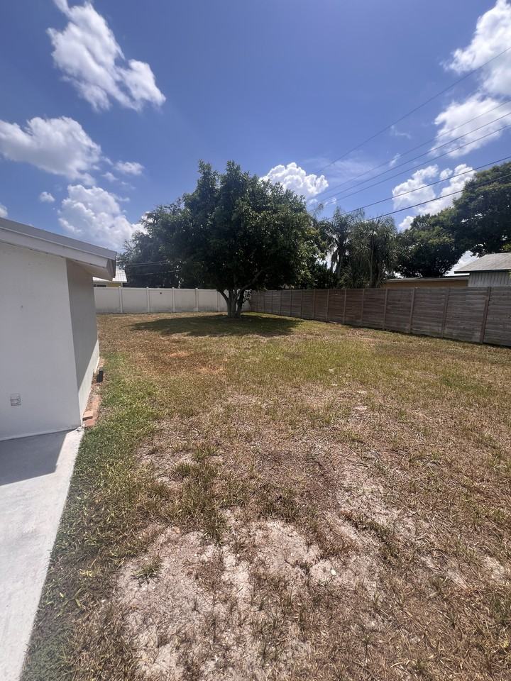 2407 Lakeview Dr #1 - Photo 3 of 20