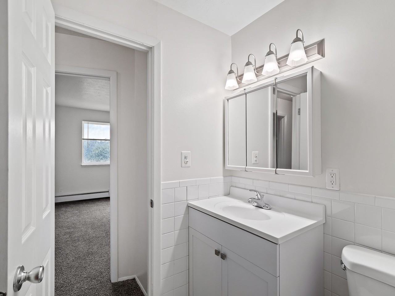 Mystic Creek Apartments - Photo 4 of 50
