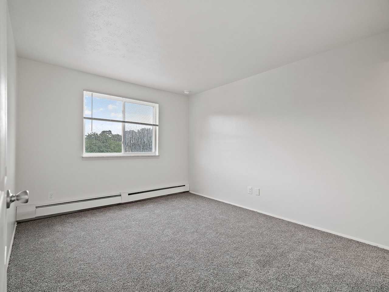 Mystic Creek Apartments - Photo 5 of 50