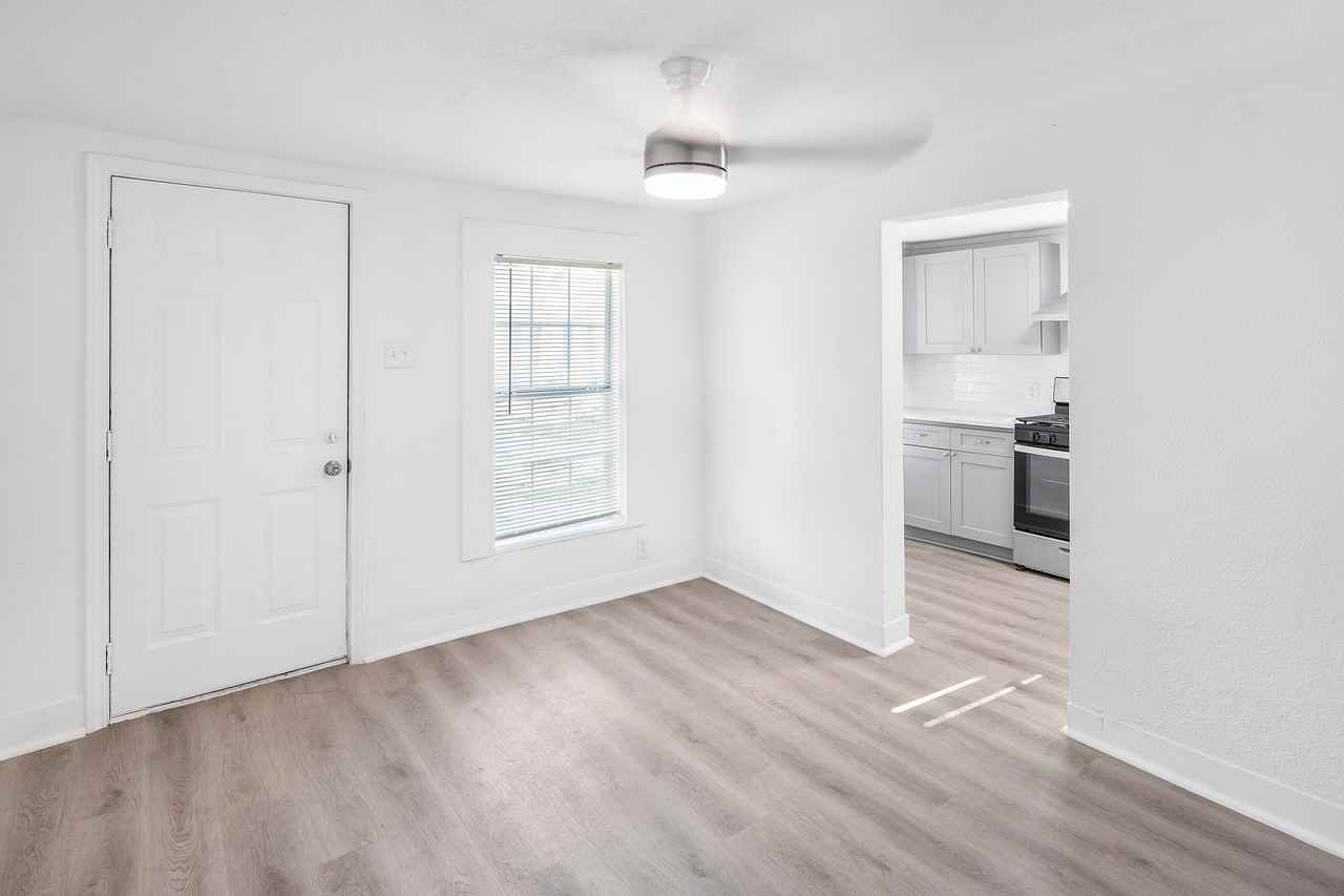 1913 Benson St #2 - Photo 5 of 22