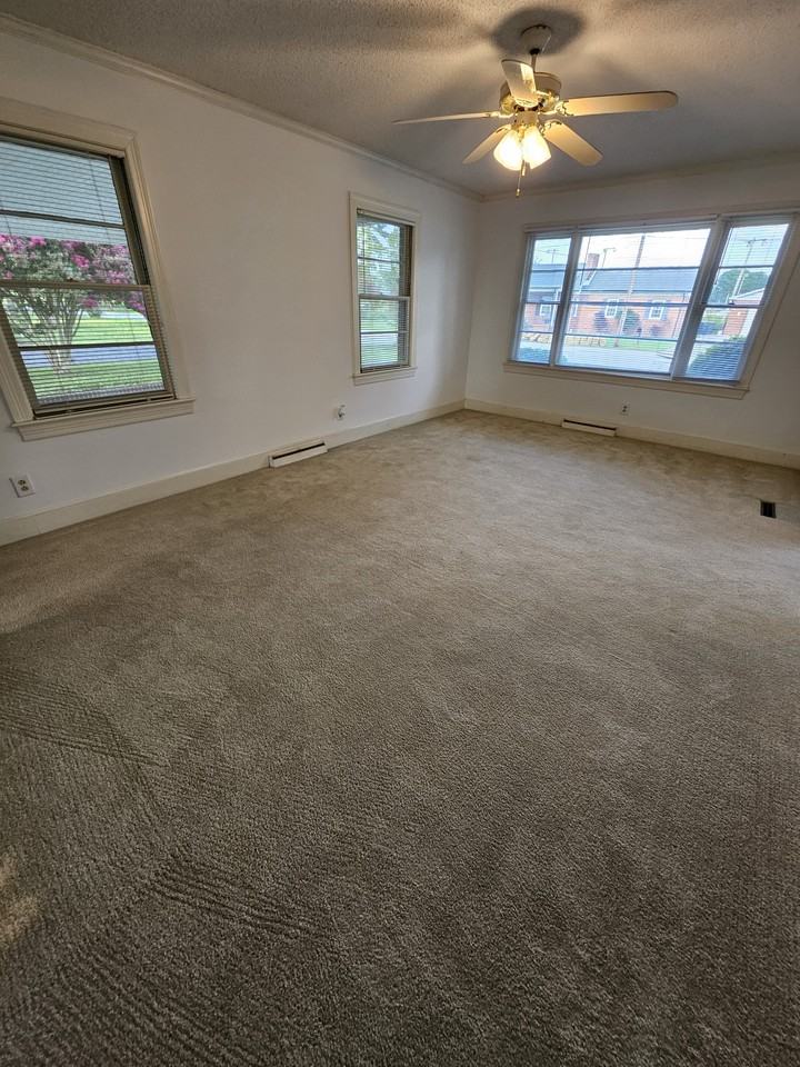 207 Hooks Ave #1 - Photo 5 of 18