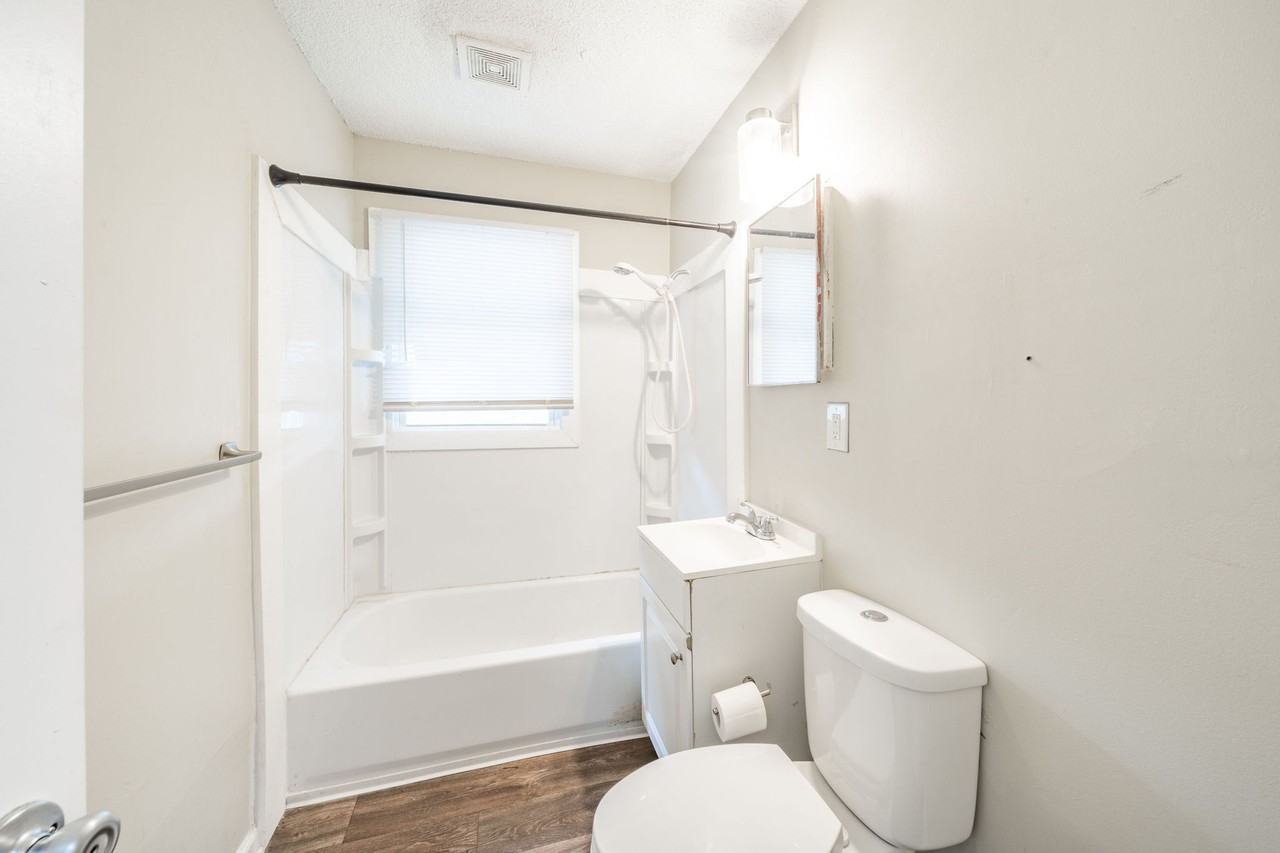 2250 N Goodlet Ave #2250 - Photo 6 of 11