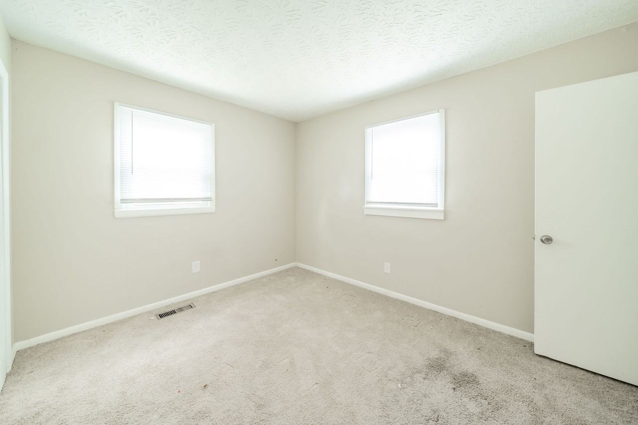 2250 N Goodlet Ave #2250 - Photo 7 of 11