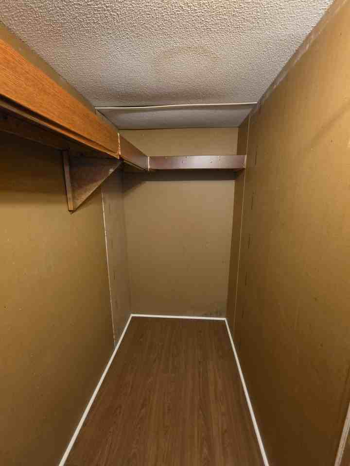105 Colonial Ct #1 - Photo 7 of 12