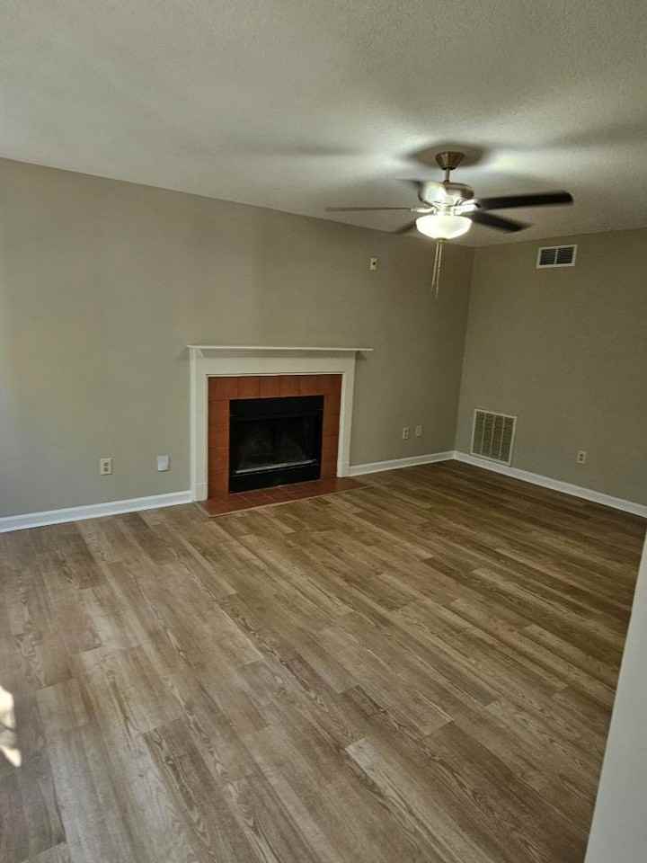 119 Maple Creek Dr - Photo 3 of 11