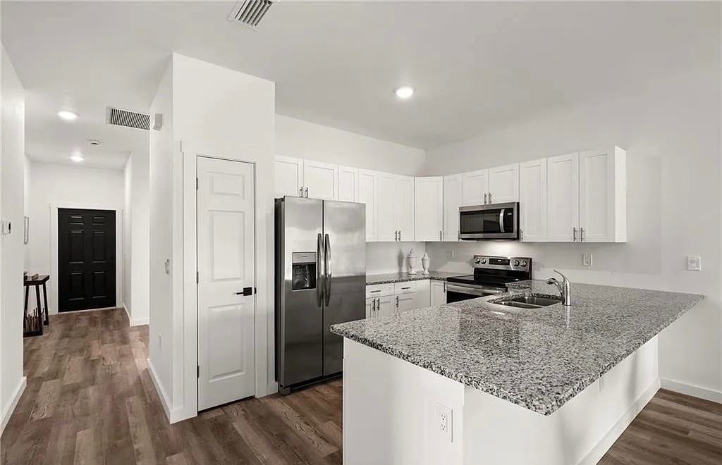 2229/2231 Armour Rd - Photo 2 of 5